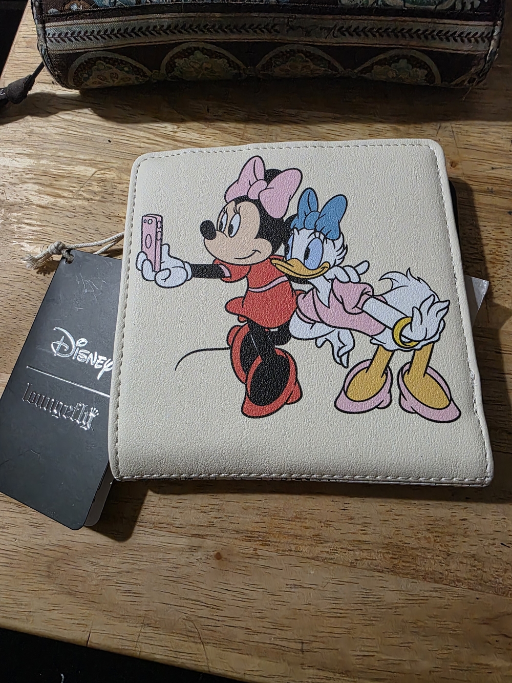 Soft Tag Loungefly Minnie & Daisy Wallet